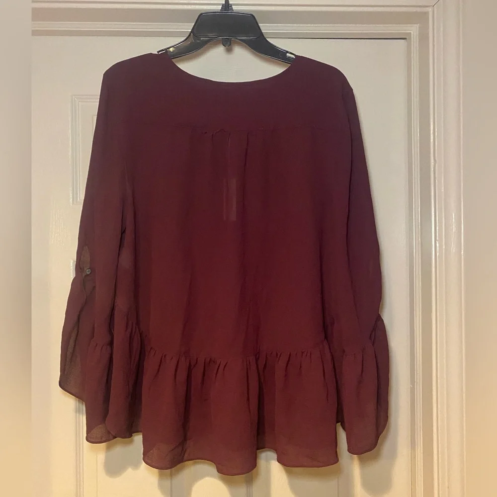 NWT‎ Max Studio Women’s Crepe Blouse with Bell Sleeves and Flutter Hem